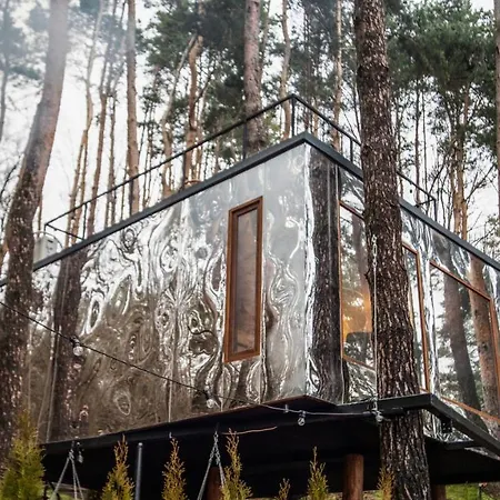 Dom wakacyjny Nad Narvią - Lustrzany Dom Na Drzewach *