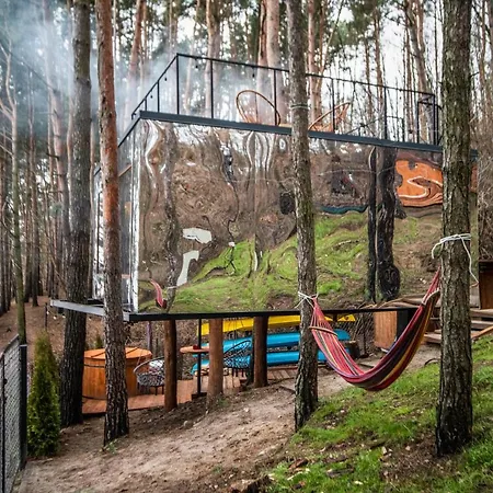 Dom wakacyjny Nad Narvią - Lustrzany Dom Na Drzewach *